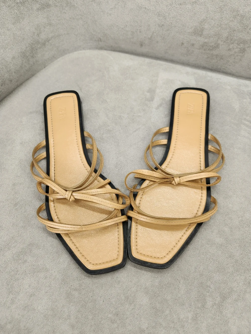 Zara Sandals Women's 8.5 Tan Leather Strappy Slides Square Toe Bow Dainty Glossy - Picture 4 of 10